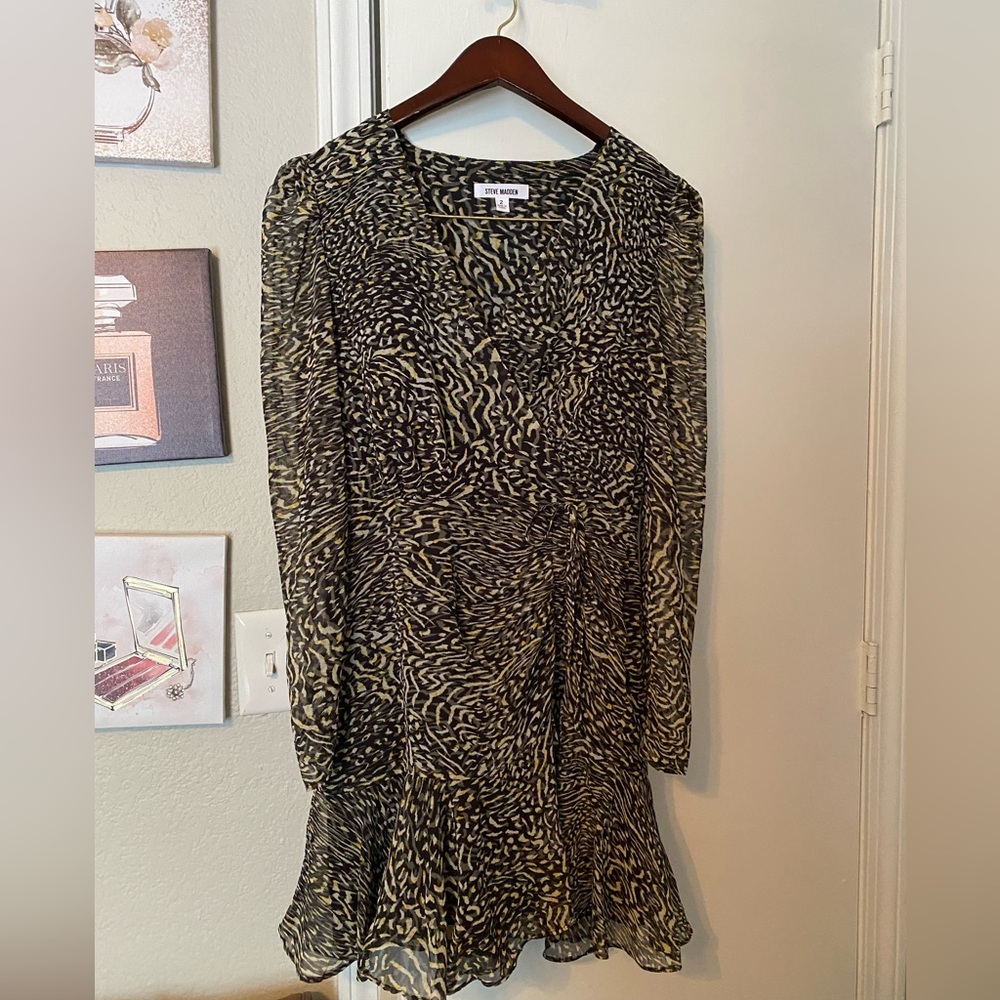 Steve Madden nyla shiffon ruffled dress,Size 2, preowned great condition